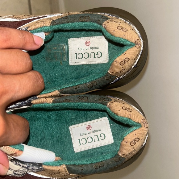 Hello, I am selling these gorgeous multi- colored Gucci sneakers in a size 38. - Picture 5 of 8